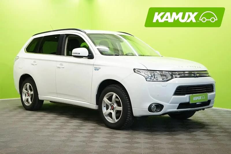 Valkoinen Käytetty 2013 Mitsubishi Outlander P-HEV Instyle Farmari | 8 390 € (Perustarjous) - Kuva 1/4