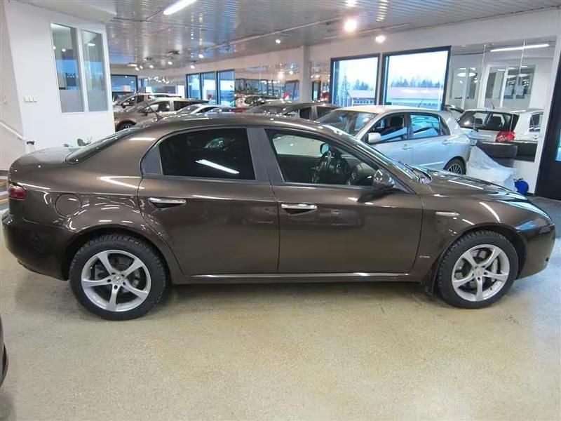 Käytetty Alfa Romeo 159 200 HP (147 kW) 2009 Peessi Sedan