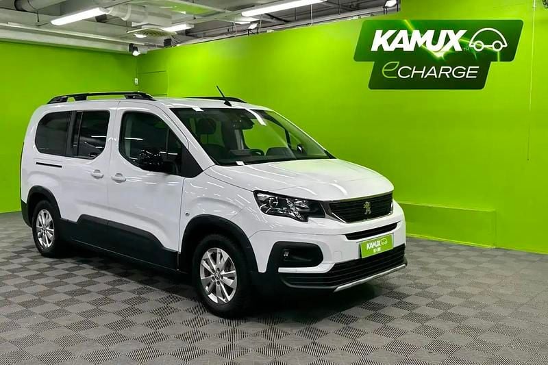 Käytetty Peugeot e-Rifter 100 kW (136 HP) 2023 Icy white paint/standard flat ext trim type Tila-auto
