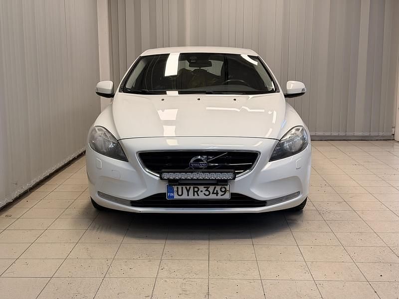 Käytetty Volvo V40 Kinetic 114 HP (83 kW) 2013 Valkoinen Viistoperä