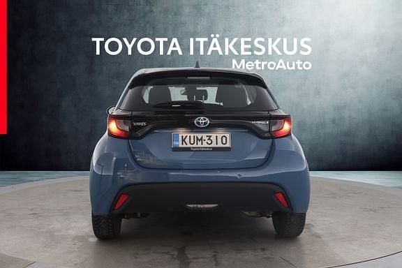 Käytetty Toyota Yaris Active 114 HP (83 kW) 2021 Sininen Viistoperä