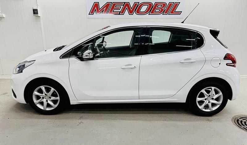 Käytetty Peugeot 208 Allure 82 HP (60 kW) 2017 Viistoperä