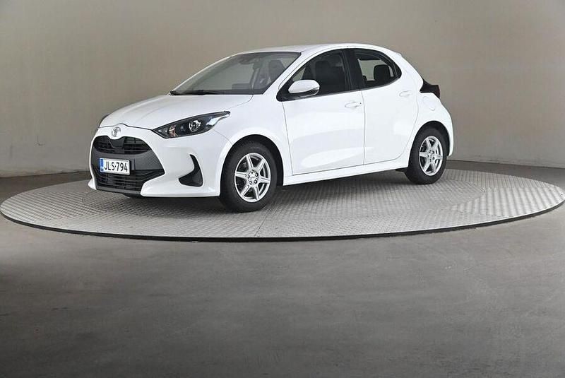 Käytetty Toyota Yaris Life 72 HP (52 kW) 2020 Viistoperä