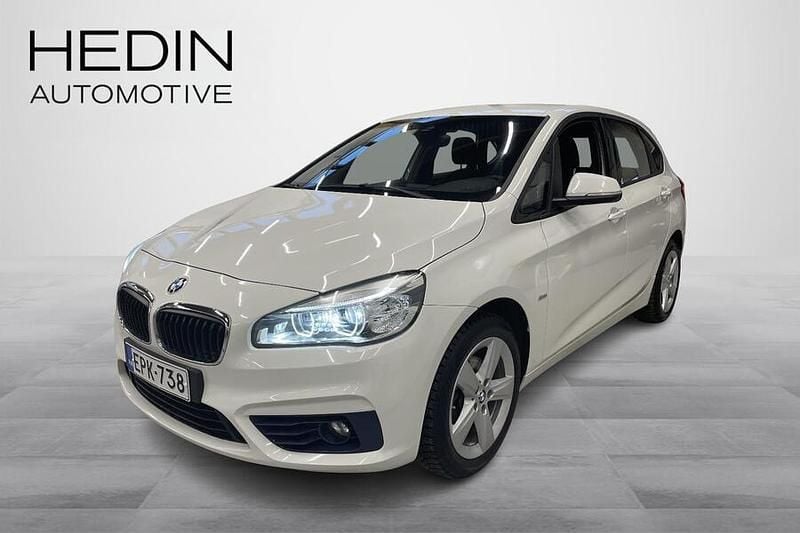 Käytetty BMW 216 Active Tourer Sport Line 116 HP (85 kW) 2018 Valkoinen Tila-auto