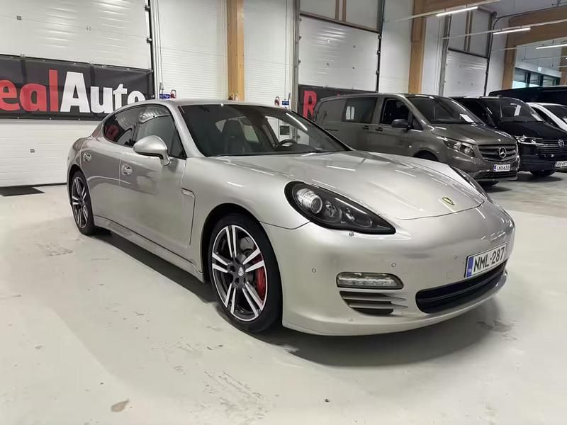 Käytetty Porsche Panamera 4S 2011 Sedan