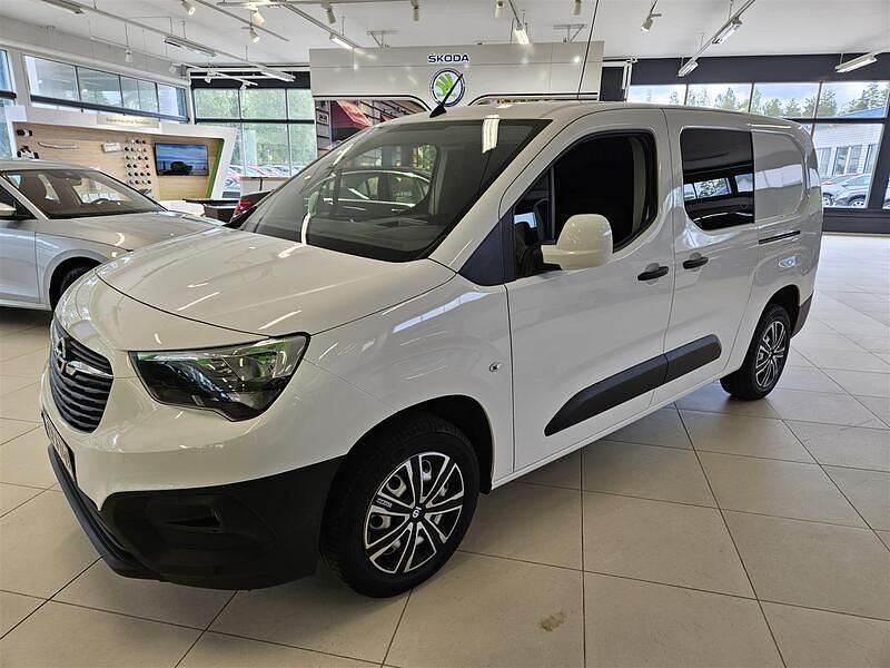 Valkoinen Käytetty 2021 Opel Combo Comfort Tila-auto | 16 990 € - Kuva 1/4