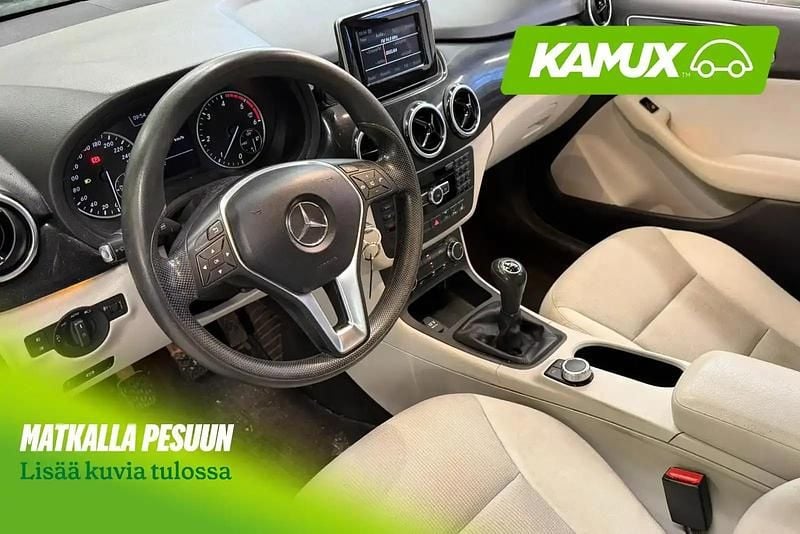 Käytetty Mercedes B180 Business 109 HP (80 kW) 2012 Musta Tila-auto
