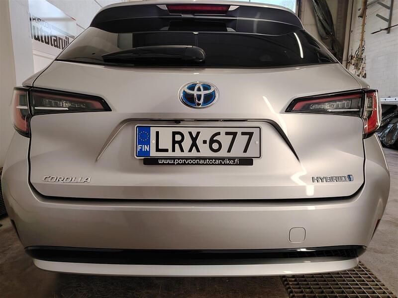 Käytetty Toyota Corolla Edition 122 HP (89 kW) 2022 Hopea Farmari