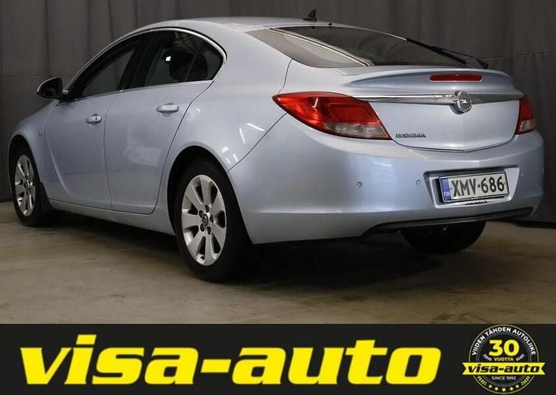 Käytetty Opel Insignia Edition 140 HP (102 kW) 2013 Hopea Viistoperä