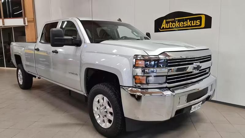 Met. harmaa Käytetty 2015 Chevrolet Silverado Sedan | 37 900 € - Kuva 1/4
