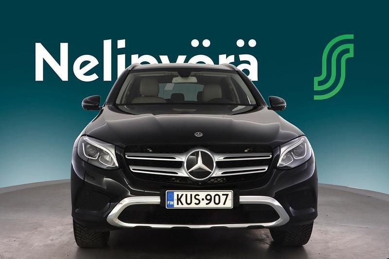 Käytetty Mercedes GLC350 Business 211 HP (155 kW) 2018 Musta Katumaasturi