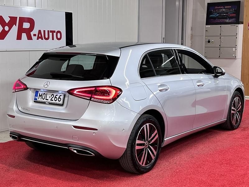Käytetty Mercedes A250 Business 160 HP (117 kW) 2022 Viistoperä