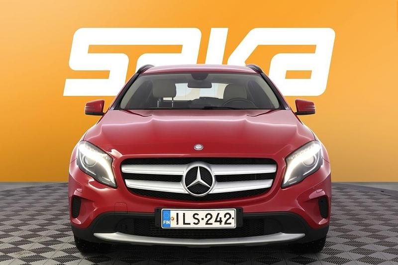 Käytetty Mercedes GLA200 Business 136 HP (100 kW) 2014 Katumaasturi