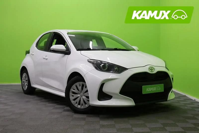 Valkoinen Käytetty 2022 Toyota Yaris Active Sedan | 15 290 € (Perustarjous) - Kuva 1/4