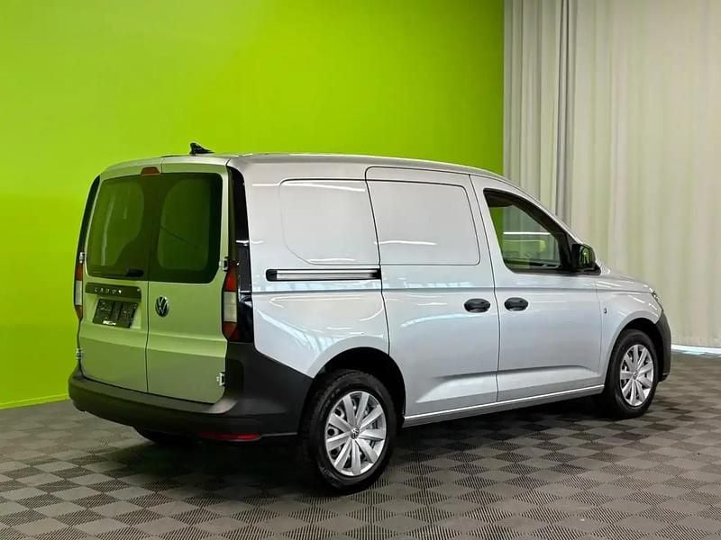 Käytetty VW Caddy 75 HP (55 kW) 2021 Hopea / harmaa Tila-auto