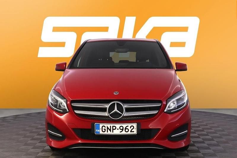 Käytetty Mercedes B180 Business 109 HP (80 kW) 2018 Tila-auto