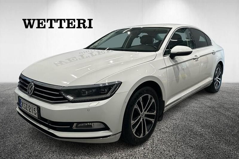 Valkoinen Käytetty 2017 VW Passat Highline Sedan | 13 890 € (Perustarjous) - Kuva 1/4