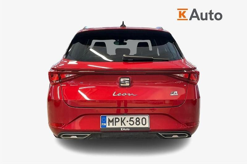 Käytetty Seat Leon FR 204 HP (150 kW) 2024 Farmari