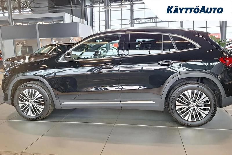 Uusi Mercedes EQA300 Business 167 kW (228 HP) 2025 Kosmoksenmusta metal Katumaasturi