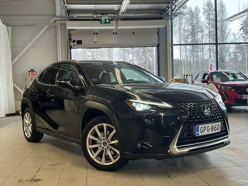 Käytetty Lexus UX Luxury Line 150 kW (204 HP) 2022 Katumaasturi