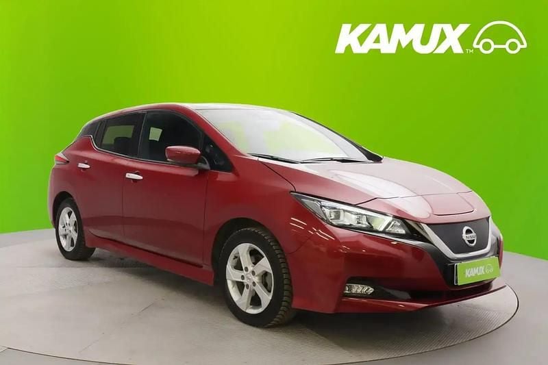 Käytetty Nissan Leaf N-Connecta 110 kW (150 HP) 2022 Punainen Viistoperä