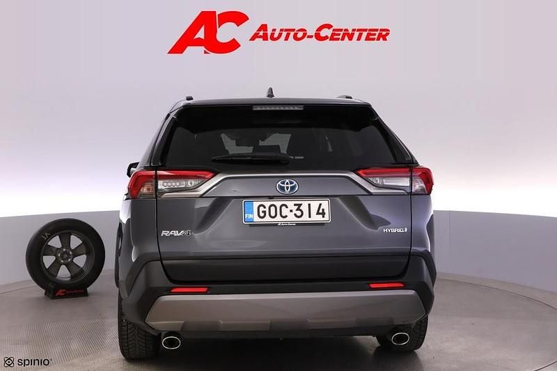 Käytetty Toyota RAV4 Hybrid Active 218 HP (160 kW) 2019 Harmaa Katumaasturi