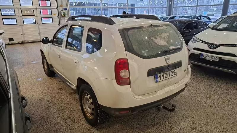 Käytetty Dacia Duster Lauréate 110 HP (80 kW) 2011 Katumaasturi