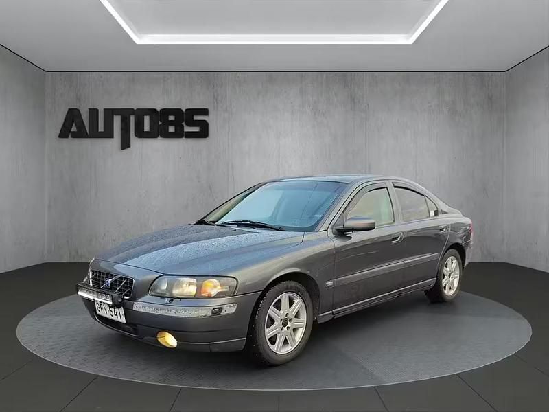 614 Käytetty 2004 Volvo S60 R-Design Sedan | 2 990 € - Kuva 1/4