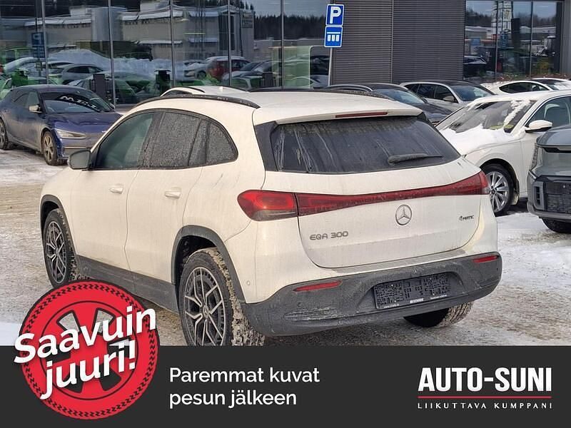 Käytetty Mercedes EQA300 Business 167 kW (228 HP) 2024 Katumaasturi