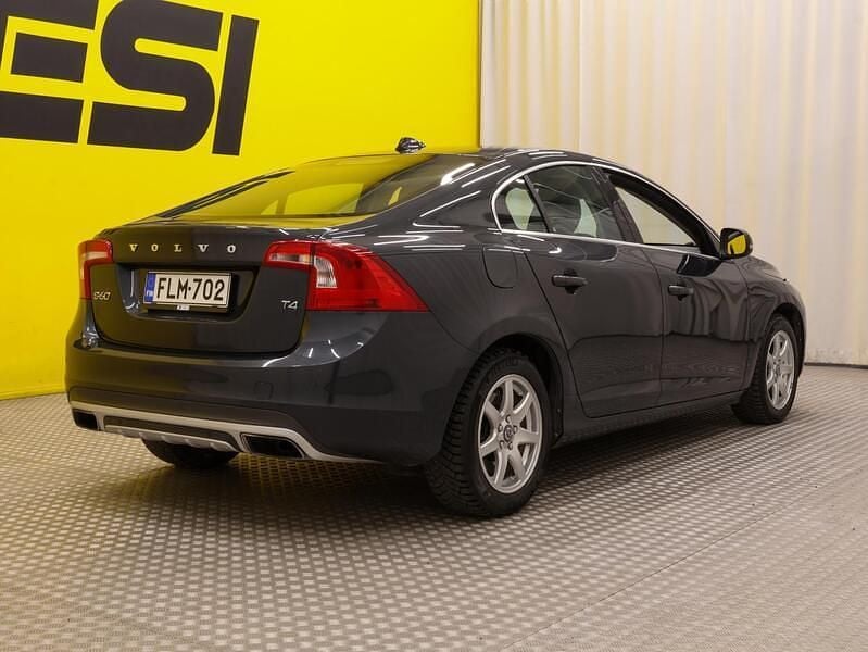 Käytetty Volvo S60 Performance 180 HP (132 kW) 2014 Harmaa Sedan