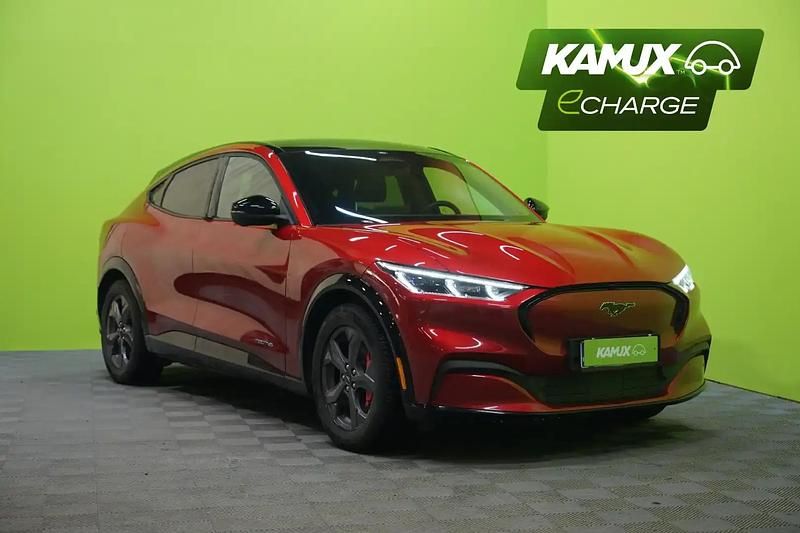 Käytetty Ford Mustang Mach-E Standard Range 197 kW (269 HP) 2022 Lucid red tc/red carpet tc Katumaasturi