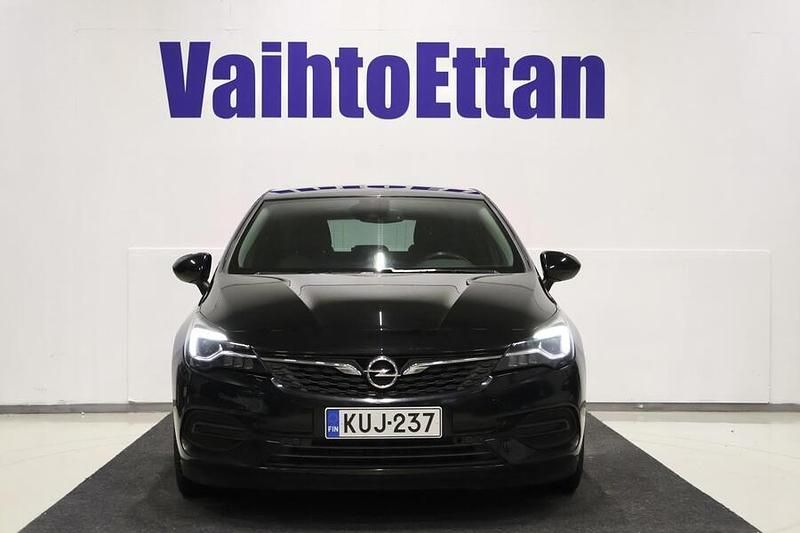 Käytetty Opel Astra Innovation 146 HP (107 kW) 2021 Musta Viistoperä