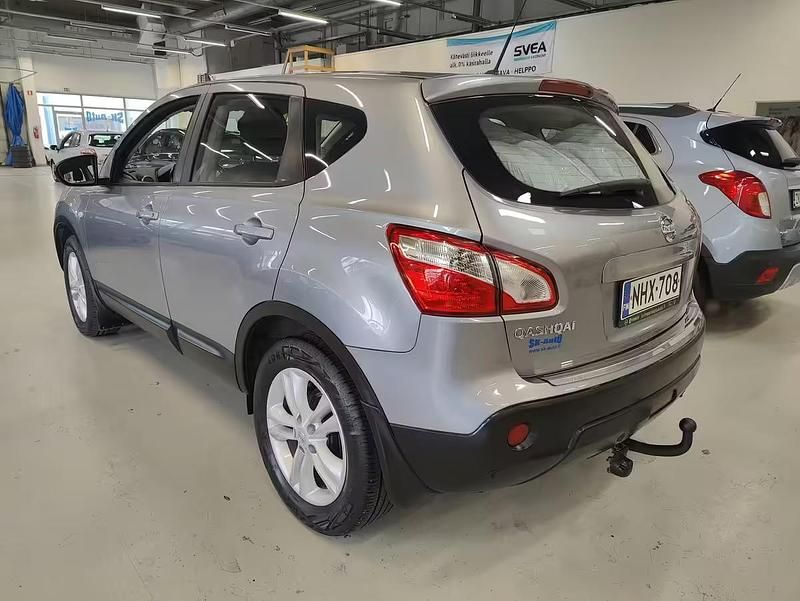 Käytetty Nissan Qashqai Acenta 110 HP (80 kW) 2011 Katumaasturi