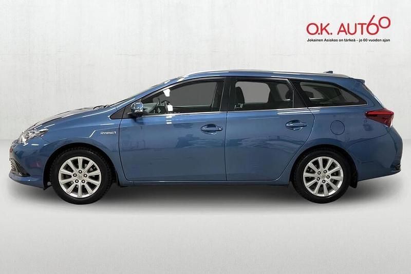 Käytetty Toyota Auris Touring Sports Active 99 HP (72 kW) 2015 Farmari