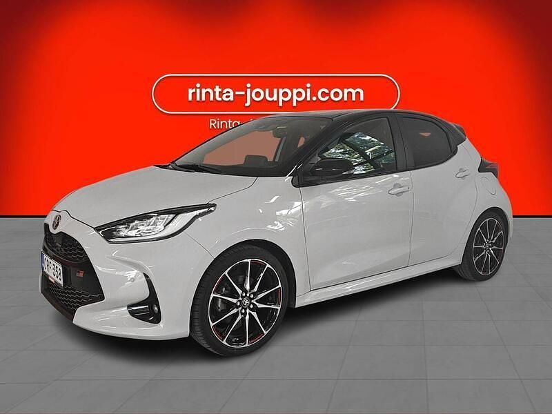 Harmaa Käytetty 2022 Toyota Yaris Hybrid Sport Viistoperä | 22 480 € (Kallis) - Kuva 1/3