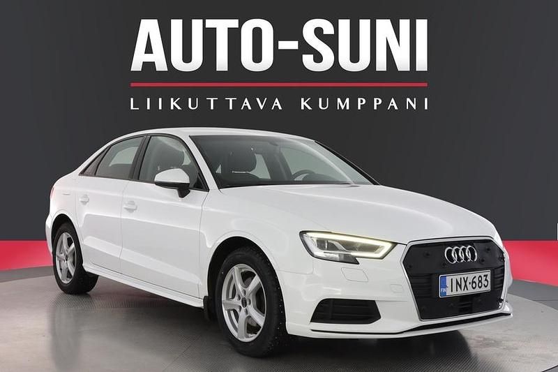 Käytetty Audi A3 Business 116 HP (85 kW) 2017 Valkoinen Sedan