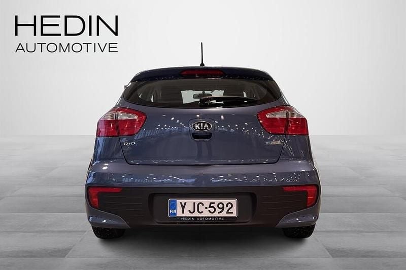 Käytetty Kia Rio LX 83 HP (61 kW) 2016 Sininen Viistoperä