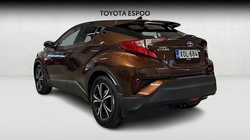 Käytetty Toyota C-HR Premium 122 HP (89 kW) 2017 Katumaasturi