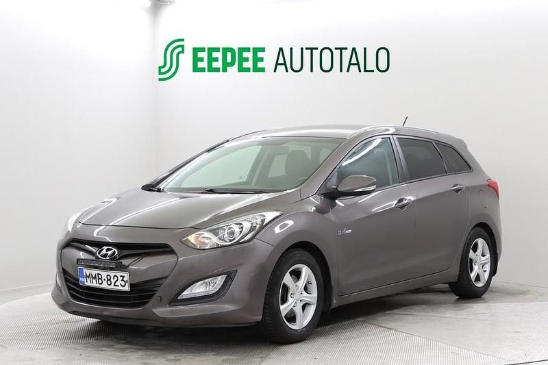 Ruskea Käytetty 2015 Hyundai i30 Comfort Farmari | 8 900 € (Hyvä tarjous) - Kuva 1/4