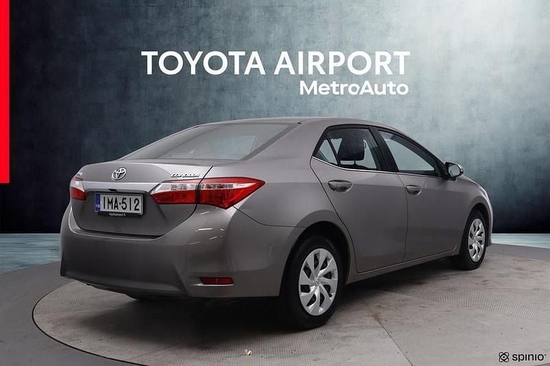 Käytetty Toyota Corolla Active 132 HP (97 kW) 2015 Ruskea (beige) Sedan