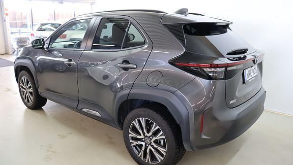 Käytetty Toyota Yaris Cross Plus 114 HP (83 kW) 2024 Harmaa Katumaasturi