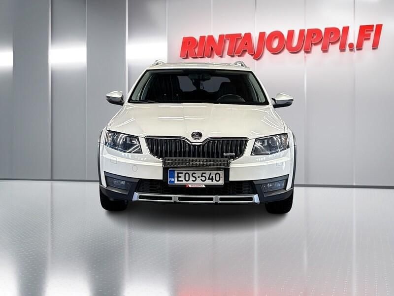 Käytetty Skoda Octavia 184 HP (135 kW) 2015 Viistoperä