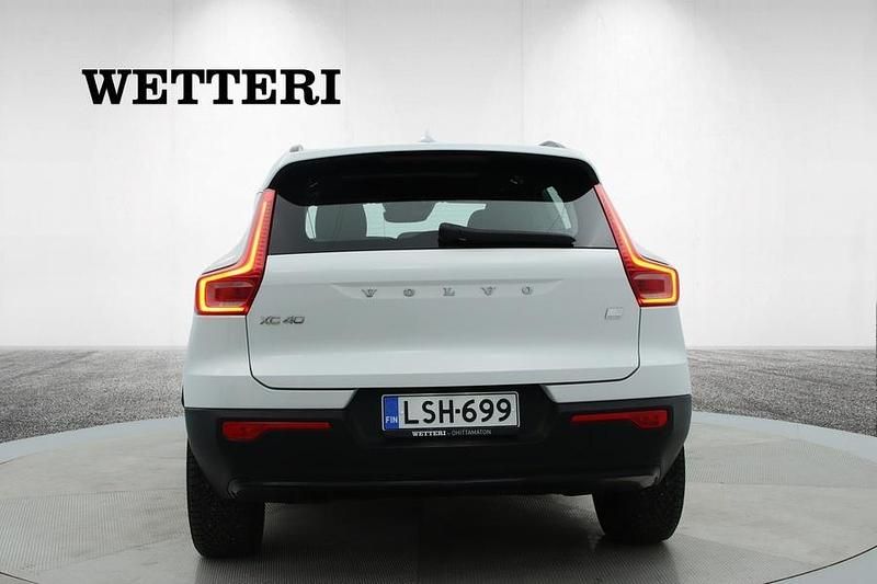 Käytetty Volvo XC40 Ultimate 262 HP (192 kW) 2023 Katumaasturi