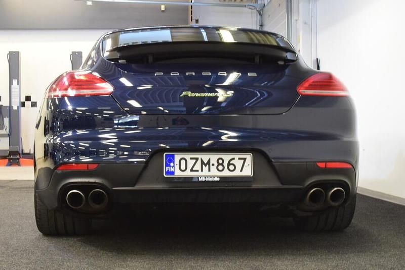 Käytetty Porsche Panamera S E-Hybrid 333 HP (244 kW) 2016 Sininen Sedan