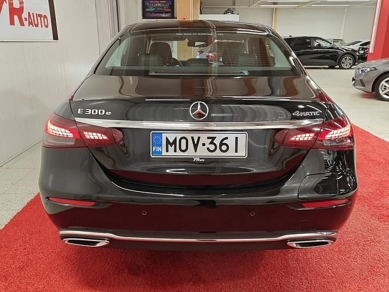 Käytetty Mercedes E300 Premium 211 HP (155 kW) 2023 Sedan