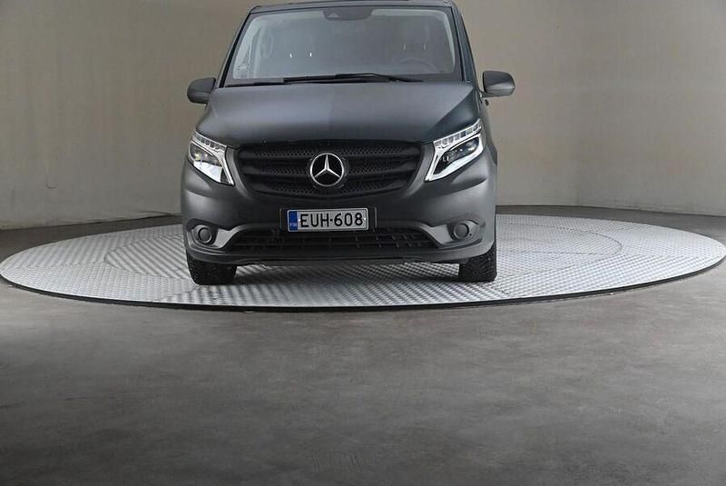 Käytetty Mercedes Vito 237 HP (174 kW) 2022 Van