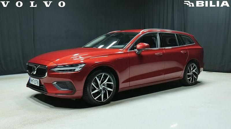 Punainen Käytetty 2023 Volvo V60 Plus Farmari | 39 900 € (Perustarjous) - Kuva 1/3