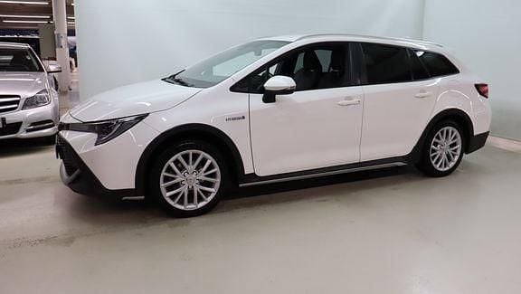 Käytetty Toyota Corolla 122 HP (89 kW) 2022 Valkoinen Farmari