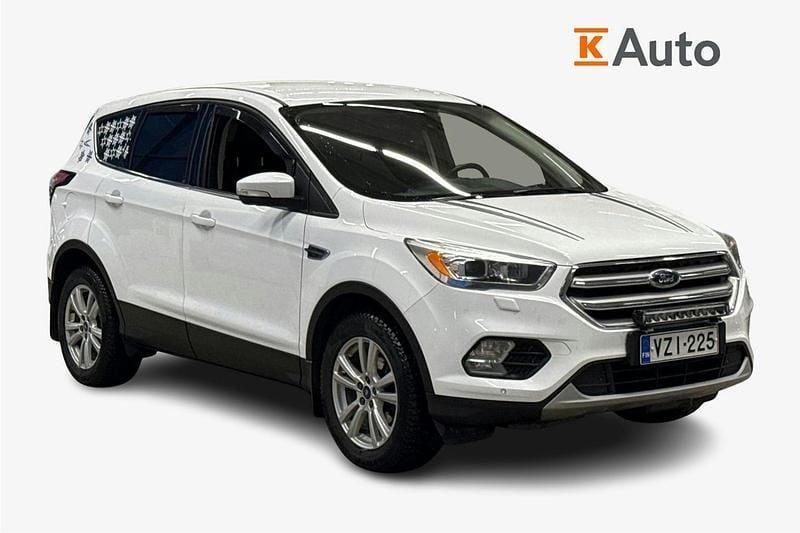 Valkoinen Käytetty 2017 Ford Kuga Titanium Katumaasturi | 13 990 € (Perustarjous) - Kuva 1/4