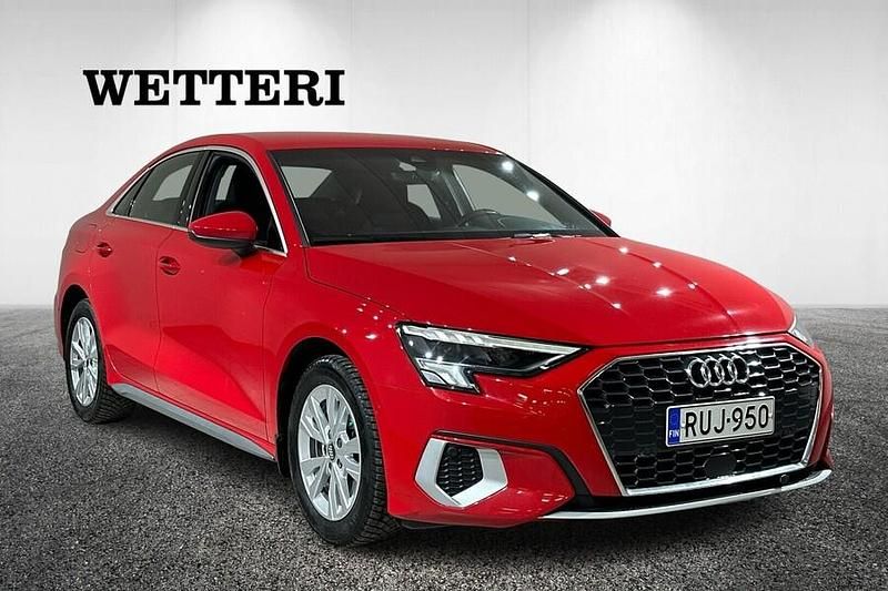 Käytetty Audi A3 Advanced Plus 150 HP (110 kW) 2020 Punainen Sedan